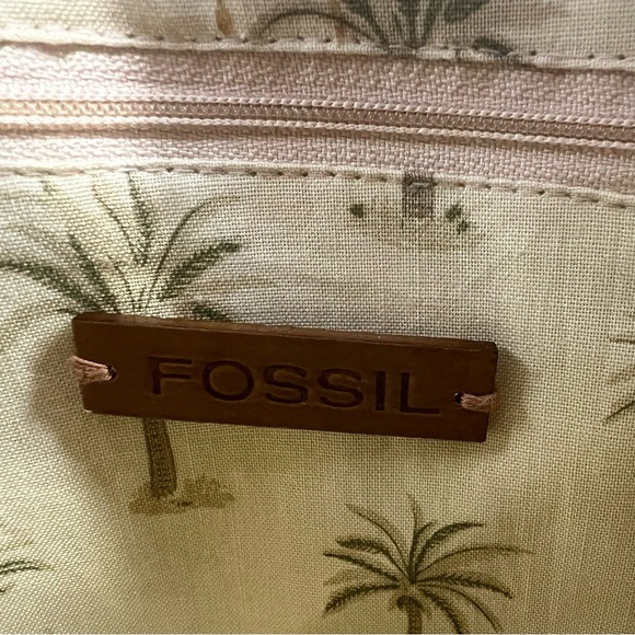 Fossil Straw Tote - Picture 9 of 10